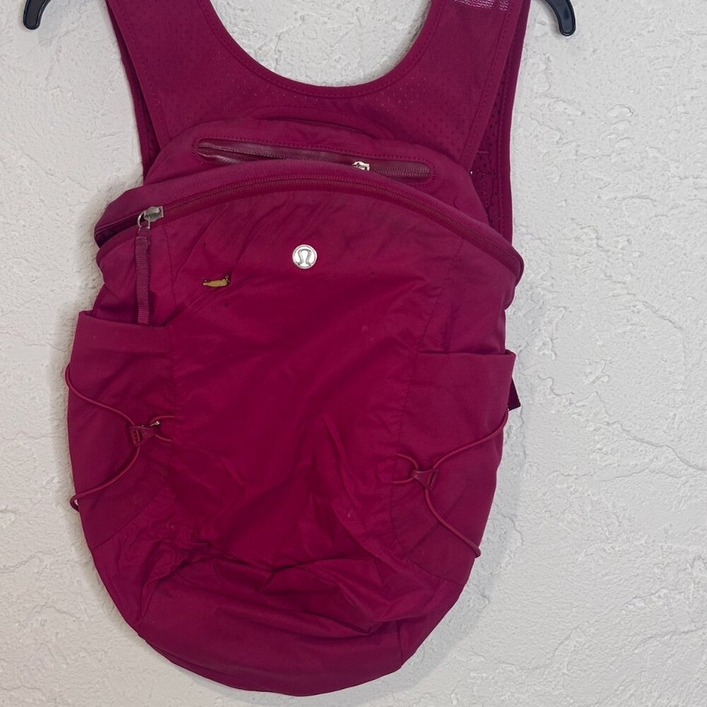 Lululemon Mini Backpack – Perfect for Run, Trail, or Town - Picture 8 of 9